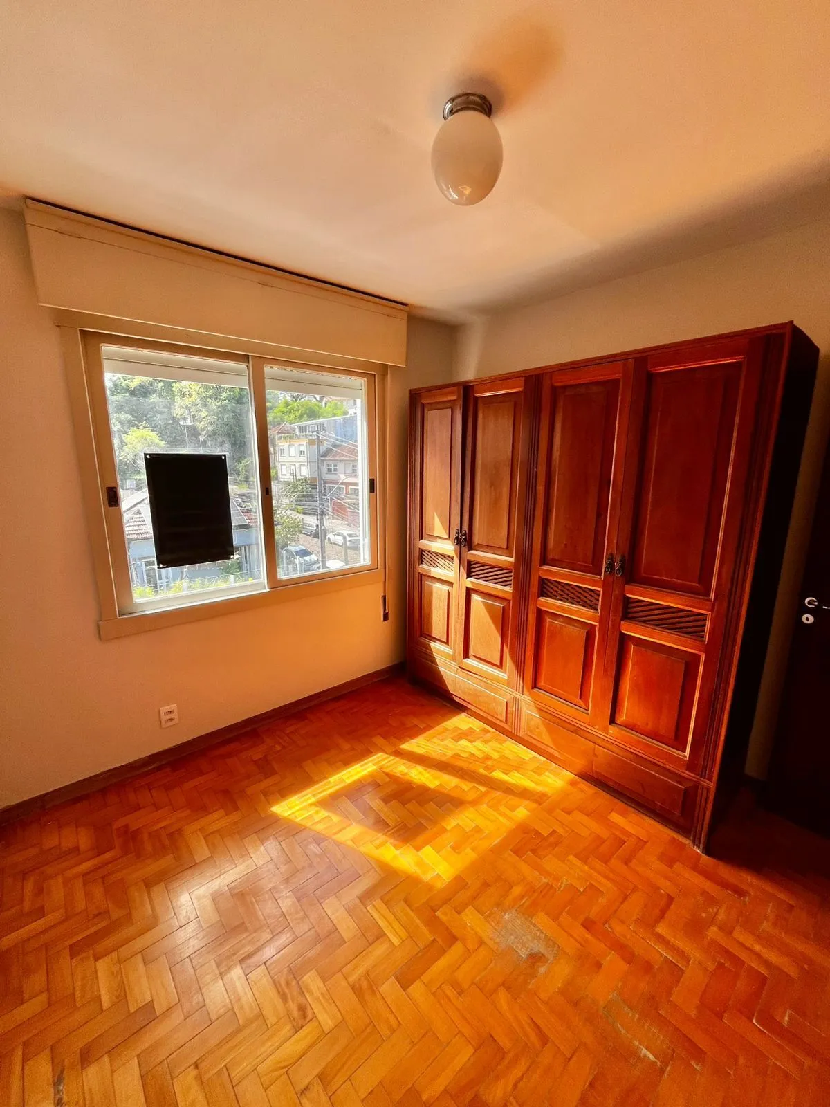 Imagem Apto de 03 dorm, 02 banheiros e dep empregada no coração do Bairro Higienópolis