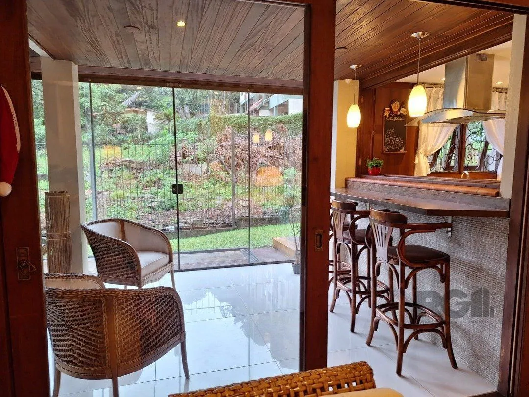 Imagem Casa condomínio | 4 quartos | 1 suíte | 2 vagas | Gramado - RS