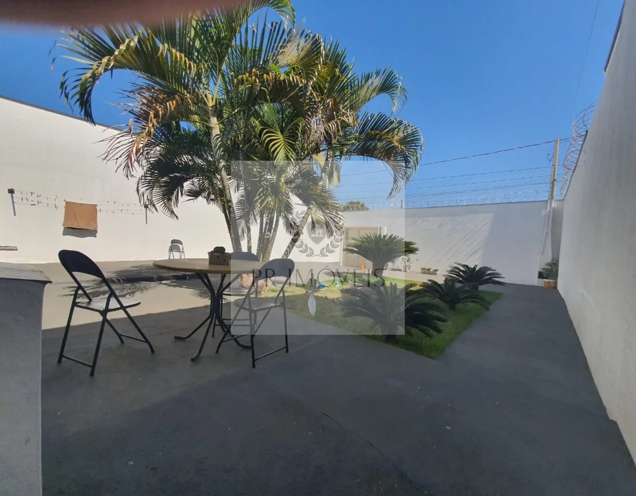 Foto do imóvel Imóvel de 2 quartos com suíte e 8 vagas de garagem no Parque Residencial Vale do Sol, Araraquara-SP: conheça essa oportunidade!