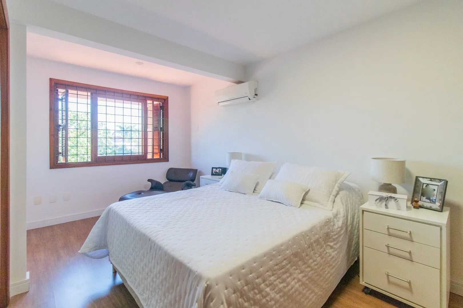 Imagem Casa para Venda - 410m², 3 dormitórios, sendo 3 suites, 2 vagas - Ipanema
