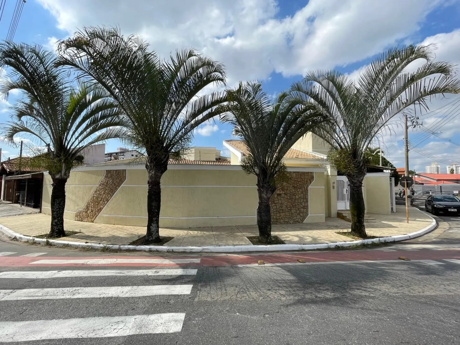 Imagem Casa à venda 3 Quartos, 1 Suite, 2 Vagas, 400M², Bel Recanto, Taubaté - SP