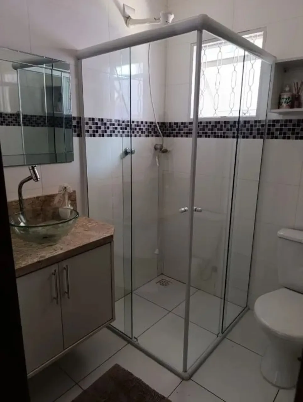 Imagem Imperdível casa em condomínio à venda em Sorocaba-SP, Horto Florestal: 3 qts, 1 suíte, 1 sala, 2 banheiros, 2 vagas, 157m².