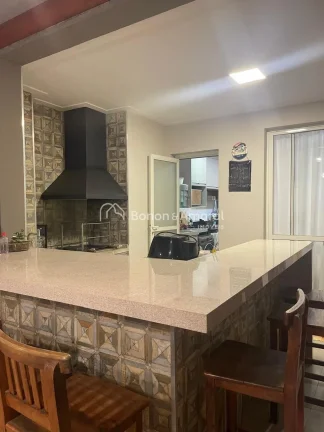 Imagem Este encantador apartamento garden de 268 m² no Taquaral combina o aconchego de uma casa com toda a...