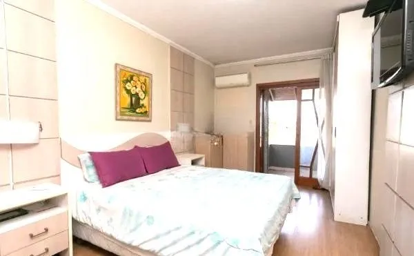 Imagem Casa sobrado no bairro Ecoville de 3 dormitórios e 4 vagas