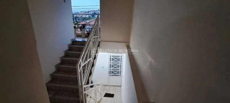 Imagem Casa e Ponto Comercial à Venda