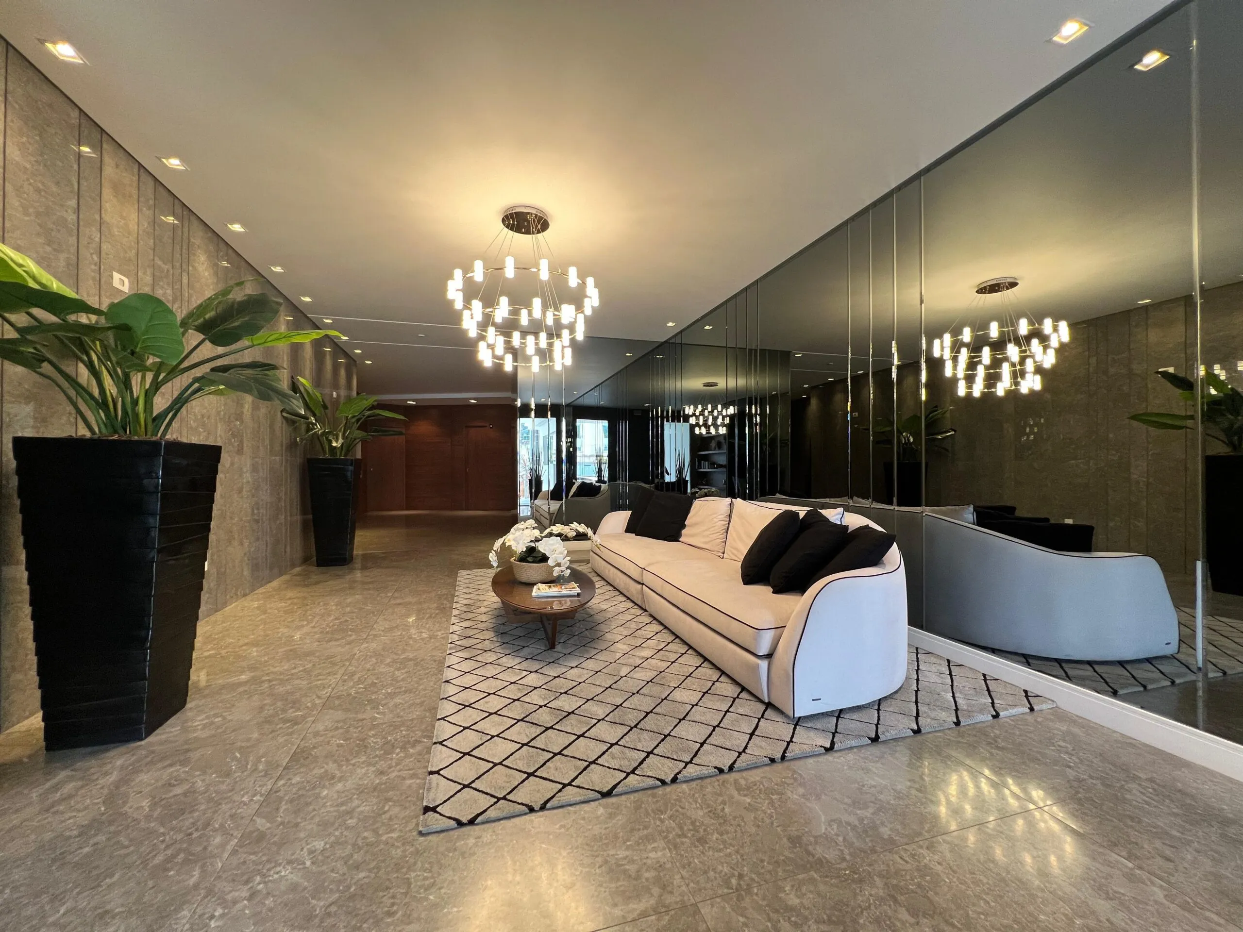 Imagem Apartamento com vista para o mar à venda com 105m2 por R$ 1.800.000,00