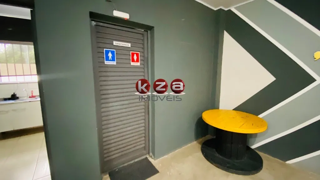 Imagem Barracão Comercial para Locação em Valinhos-SP, Parque dos Cocais: 2 Salas, 3 Banheiros, 2 Vagas e 300m². Venha conferir!