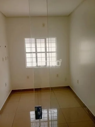 Imagem Casa para locação, Vila Eduardo, 4 4, Sendo 02 suítes, Piscina, Churrasqueira
