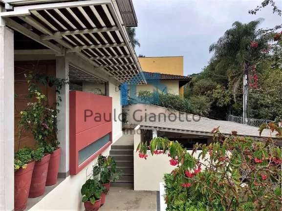 Imagem Casa Moderna à venda no Centro da Granja Viana