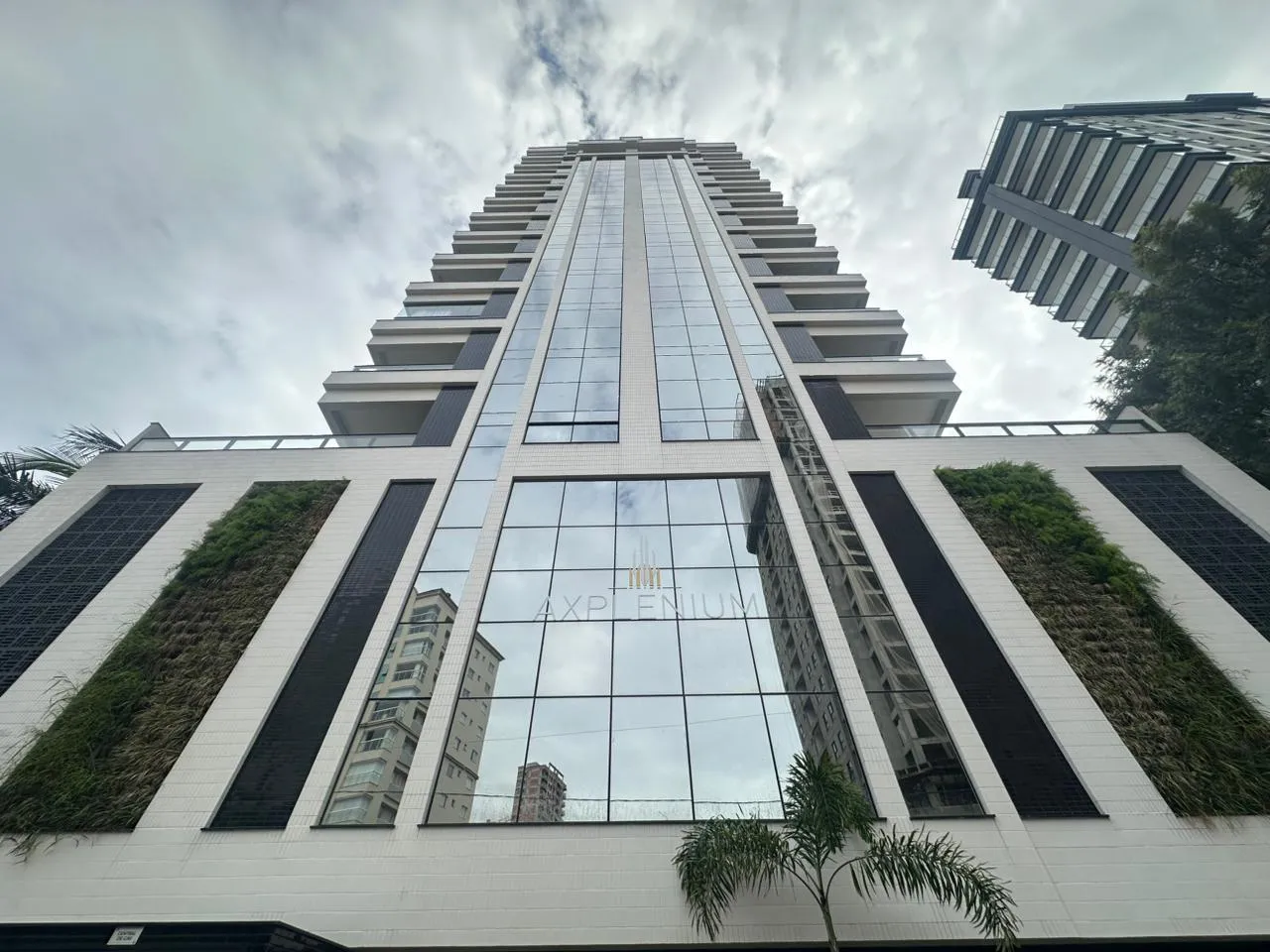Foto do imóvel Apartamento com vista para o mar à venda com 94m2 por R$ 1.690.000,00