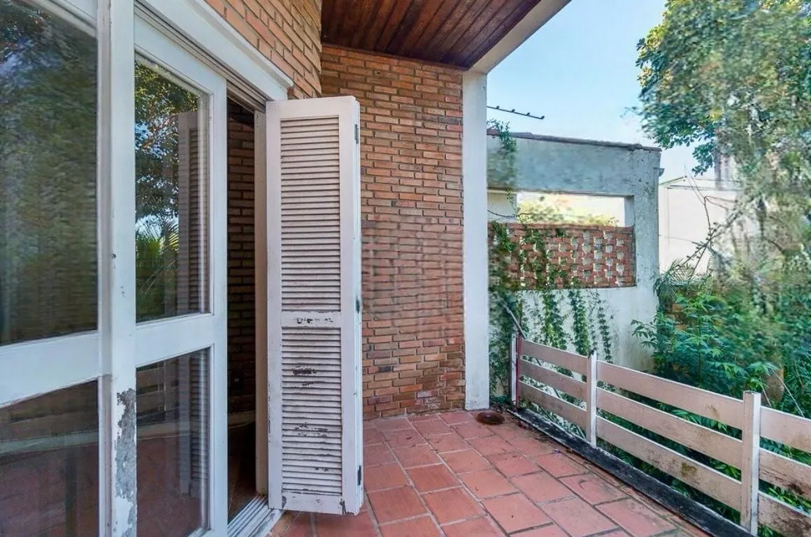 Imagem Casa 3 dormitorio com 230m2 pátio com piscina no bairro Itu Sabará