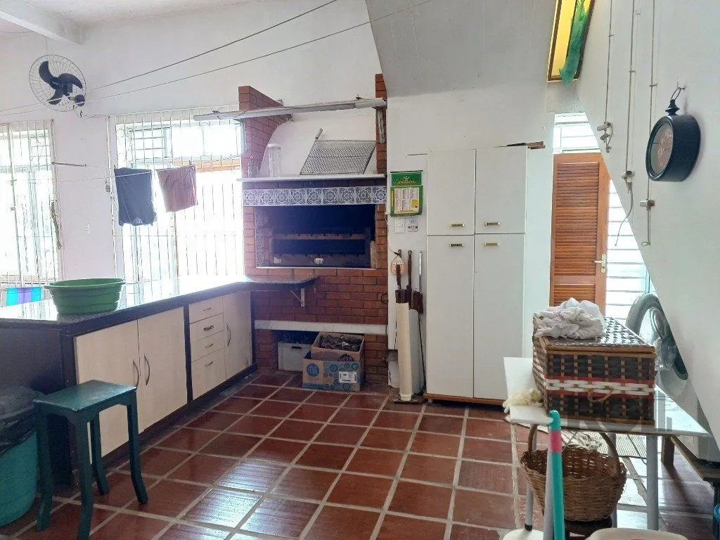 Imagem Casa averbada, ampla e ensolarada!