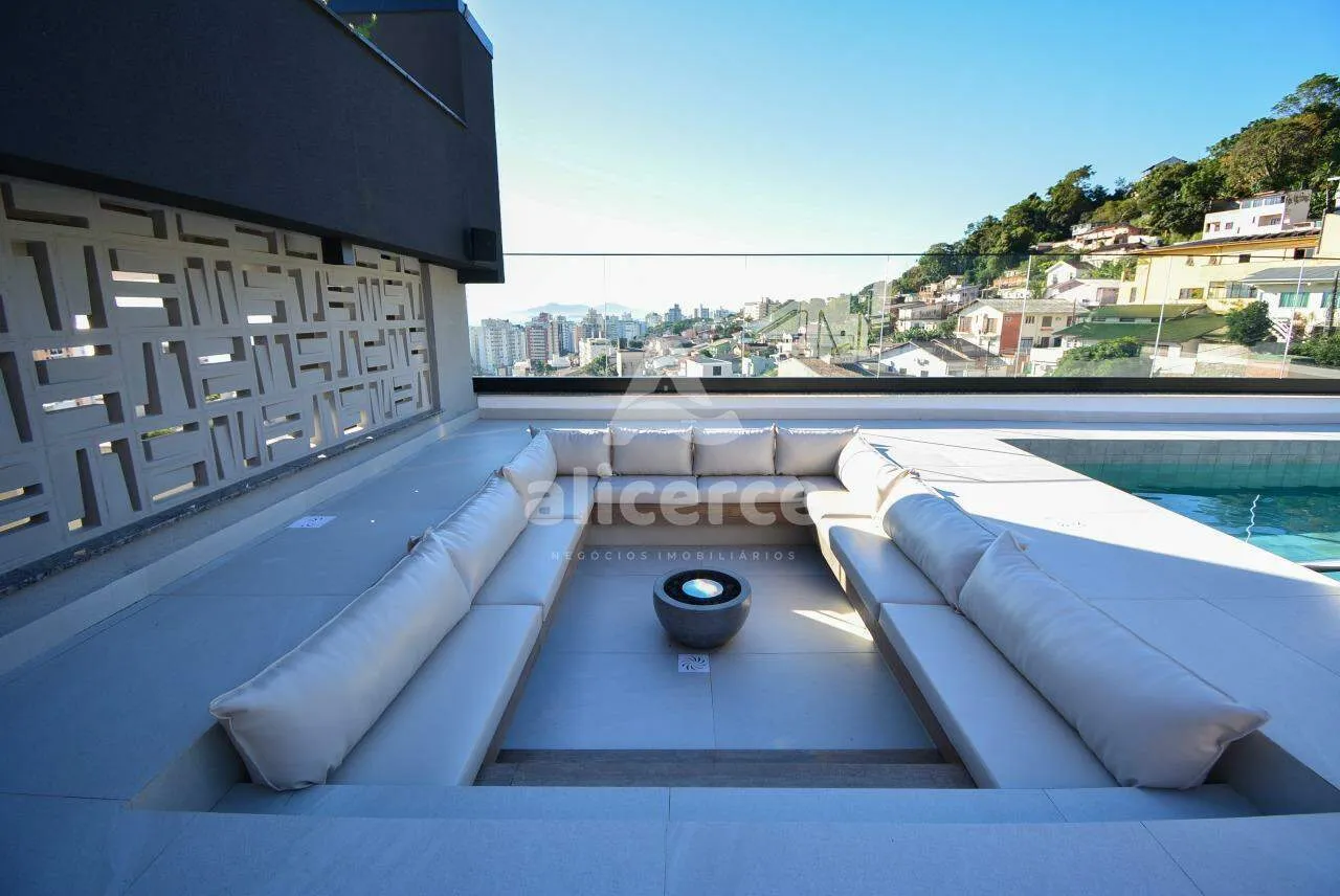 Imagem Apartamento à venda com 2 quartos 2 suítes, 74,27m² em Centro Florianópolis