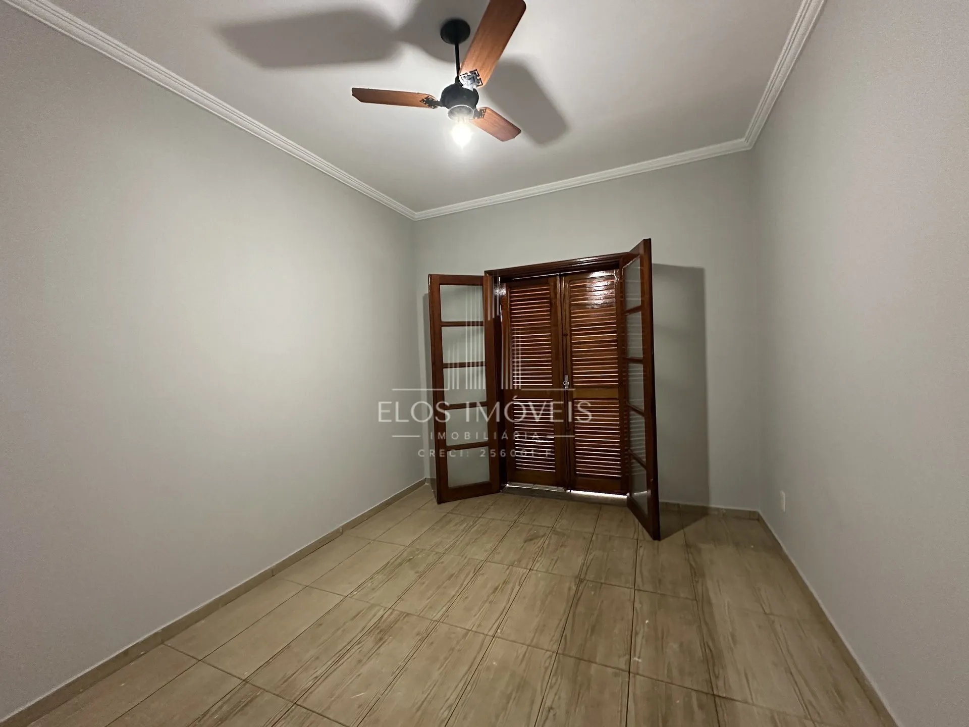 Imagem Sobrado de 5 quartos, 434m² no bairro Vila Queiroz, em Limeira