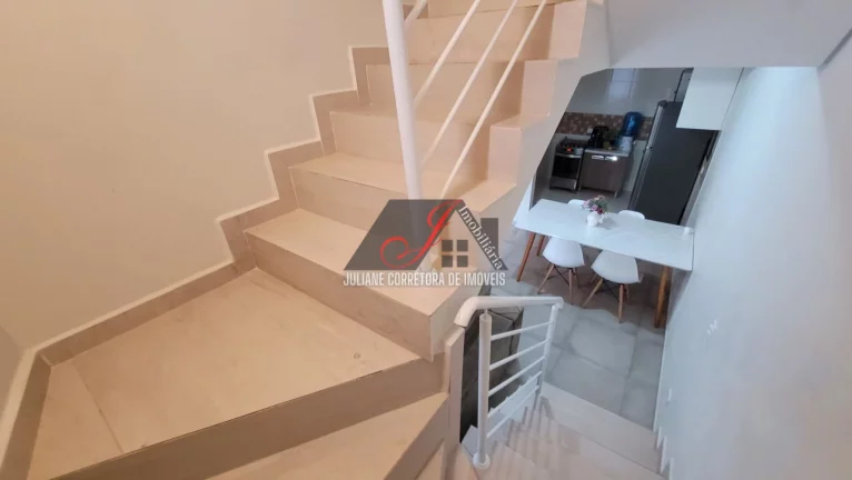 Imagem Sobrado Triplex à venda em Santo Inácio, Curitiba/PR.