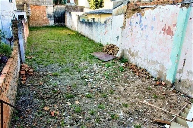 Imagem Terreno para Venda - 201.82m², 0 dormitórios, Menino Deus