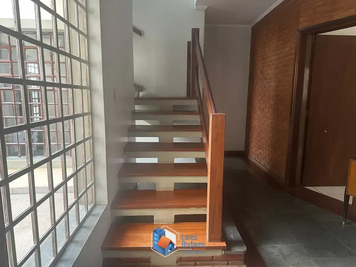 Imagem Sobrado para venda em Jardim Peri com 3 quartos, sendo 1 suíte, 300m²