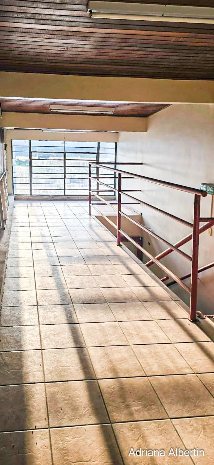Imagem Prédio comercial com 239m²