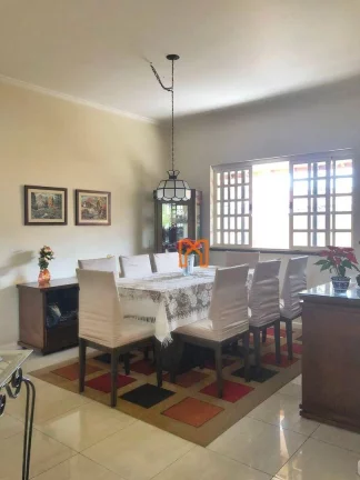 Imagem Casa com 5 dormitórios à venda, 296 m² por R$ 1.600.000,00 - Centro - Brazópolis/MG