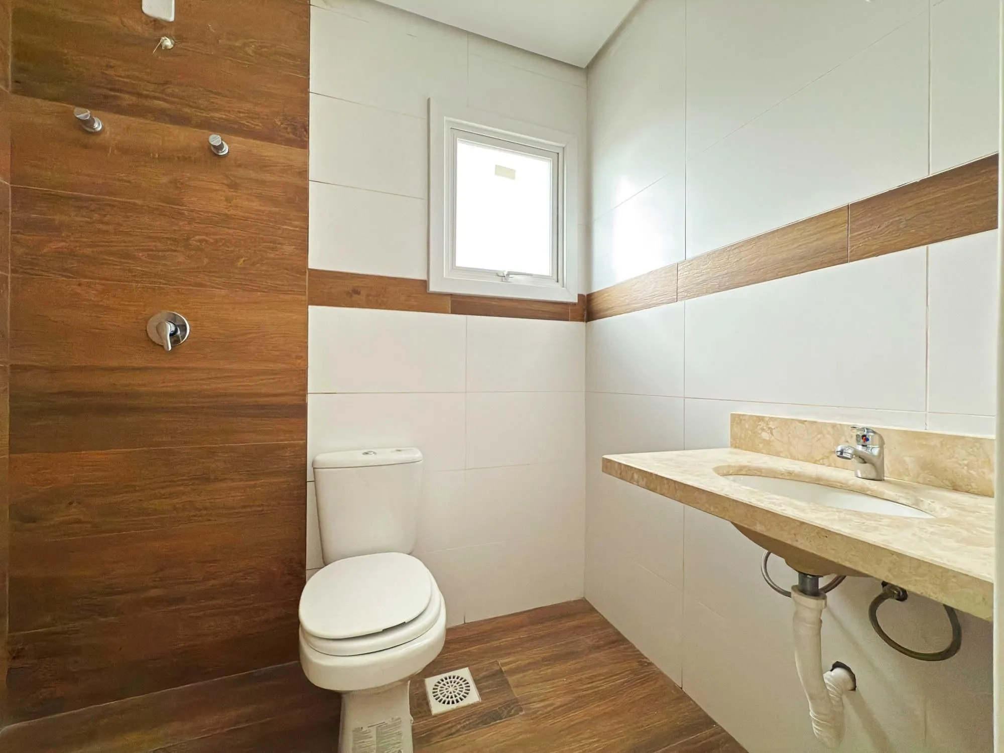 Imagem Vende-se casa em condomínio com 4 dormitórios (2 suítes), 3 vagas - Tristeza