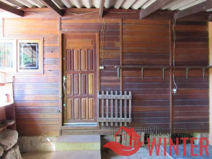 Imagem Casa de madeira com 2 dormitórios no bairro Picão