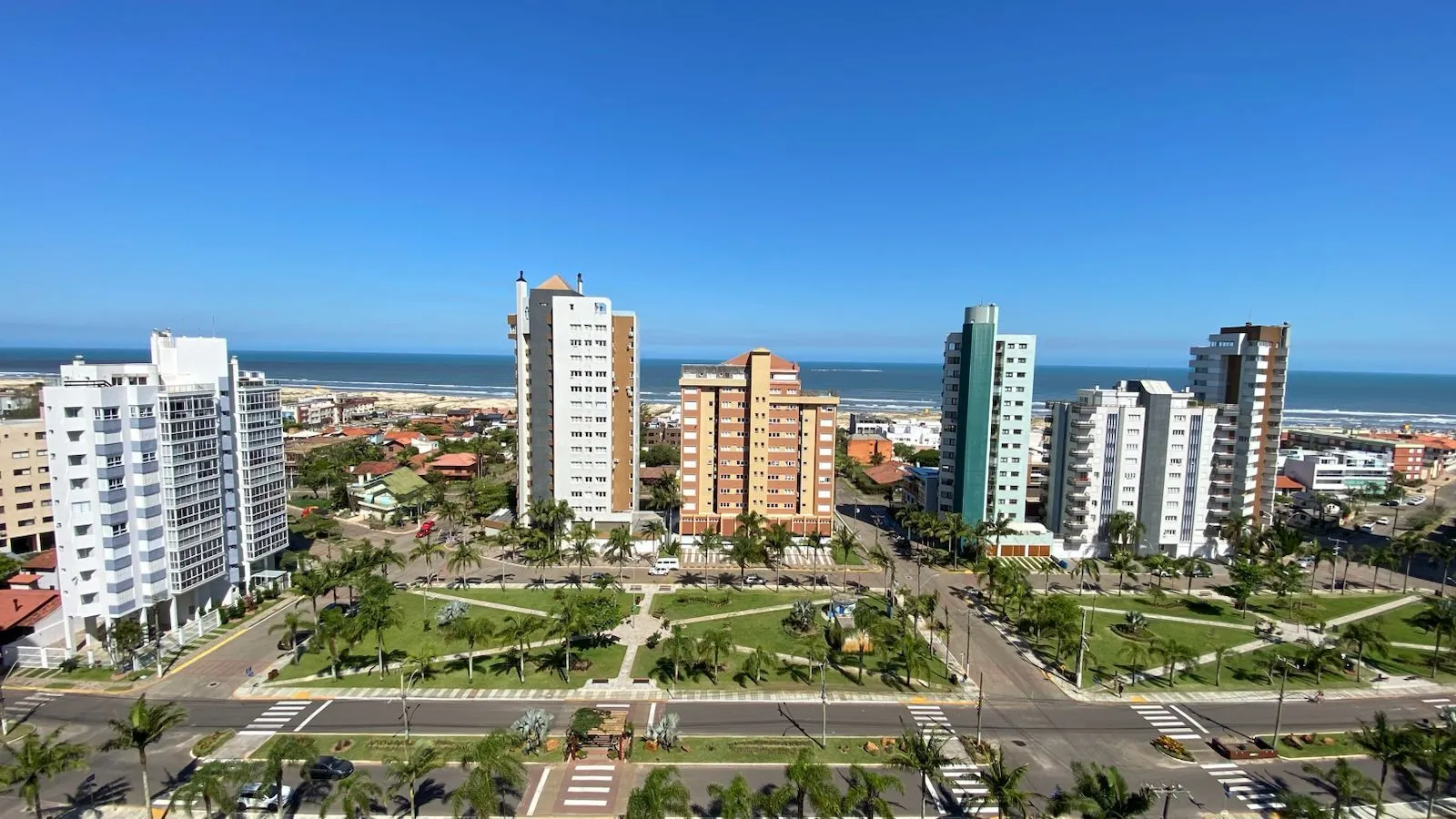 Imagem Apartamento à venda em Torres, Centro, com 4 quartos, 380m2