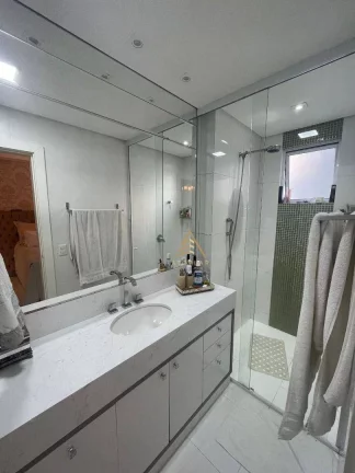 Imagem Apartamento com 3 dormitórios à venda, 138 m² por R$ 3.694.959,10 - Centro - Balneário Camboriú/SC