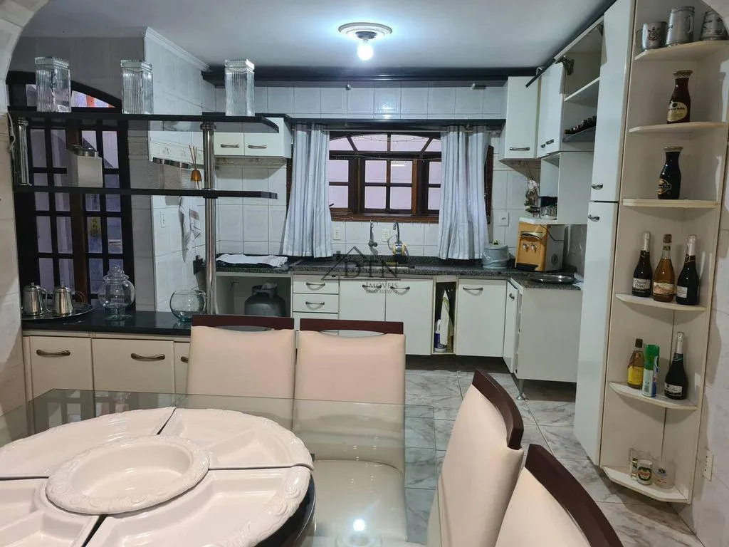 Imagem Casa para Venda em Suzano, Jardim Bela Vista, 4 dormitórios, 2 suítes, 4 banheiros, 2 vagas