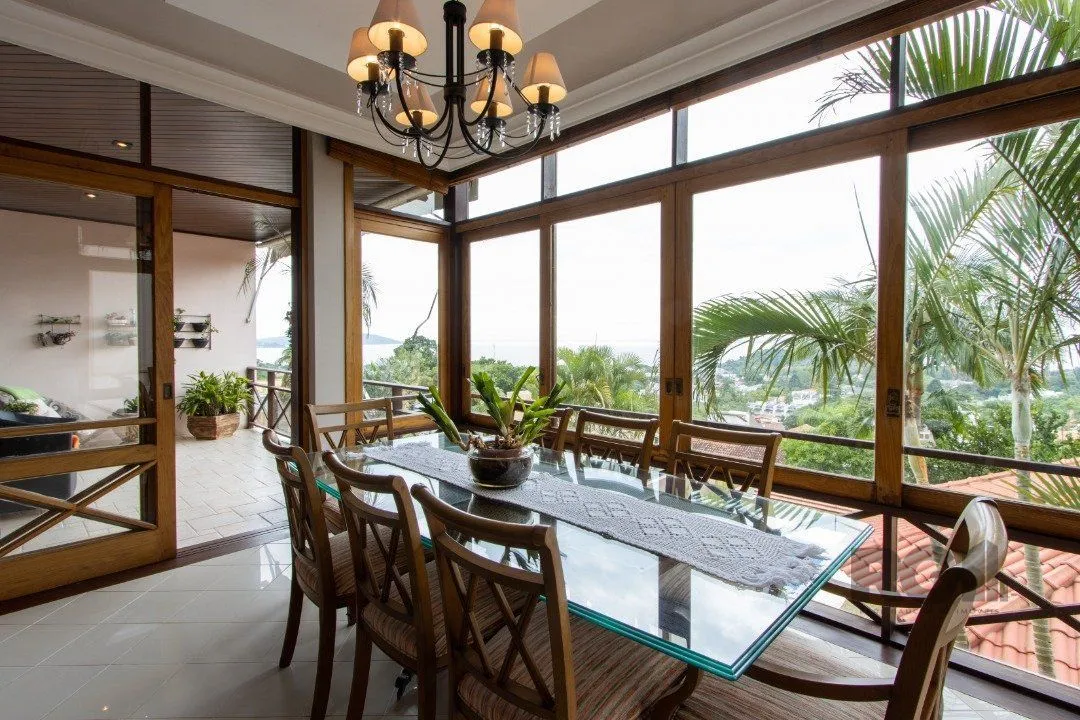 Imagem Casa para Venda com 4 dormitórios, sendo 2 suites e 4 vagas no bairro Jardim Isabel