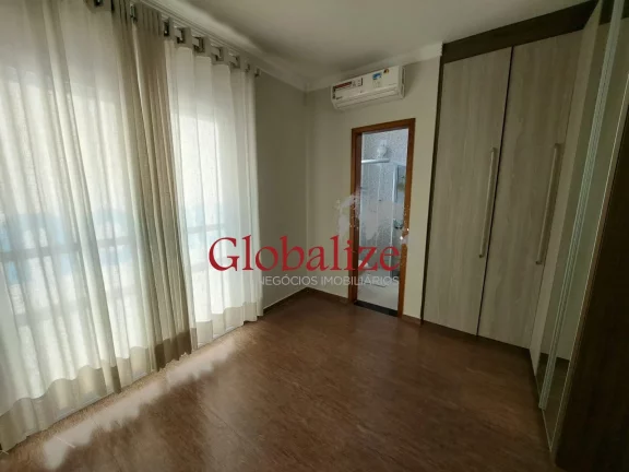 Imagem Casa triplex com 160m², 3 quartos, 1 suíte, churrasqueira e piscina por R$1.700.000,00 no Estuário em Santos