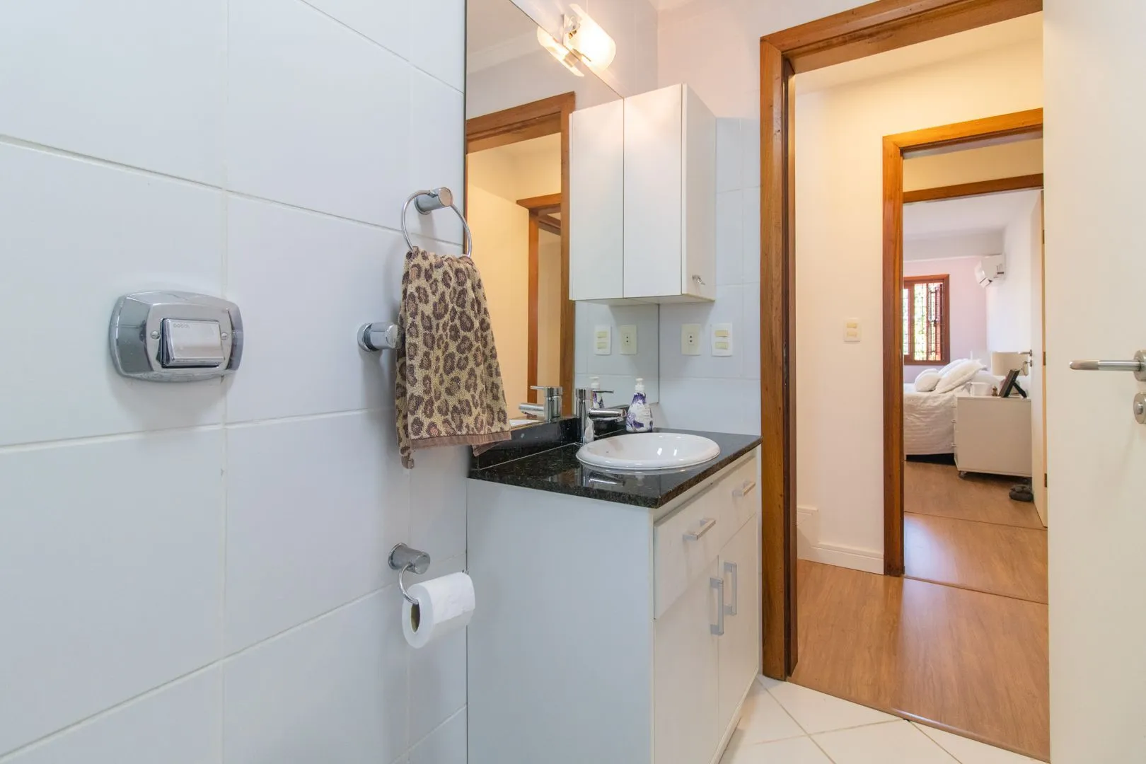 Imagem Casa para Venda - 410m², 3 dormitórios, sendo 3 suites, 2 vagas - Ipanema
