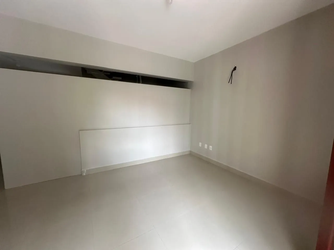 Imagem Vende-se casa com 4 suítes, 184m² e 4 vagas - Chácara das Pedras