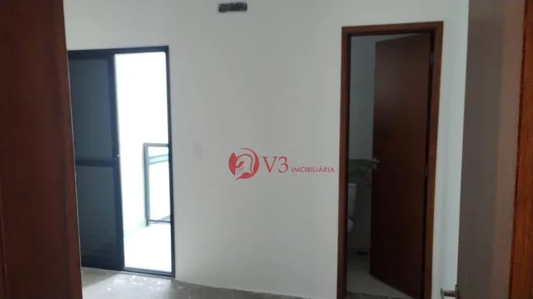 Imagem Sobrados na Guilhermina Esperança com 2 dorms, 1 suites 1 lavabo, vaga para 2 carros, sacadas nos quartos principais, churrasqueira.