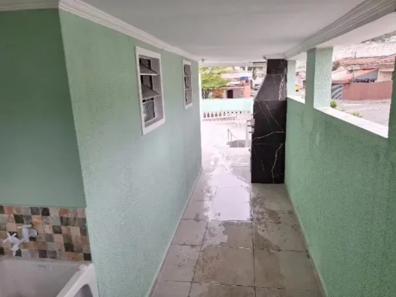 Imagem Sobrado à Venda em Mauá-SP, Parque São Vicente: 3 Quartos, 3 Suítes, 4 Banheiros, 2 Vagas, 145m² de Área