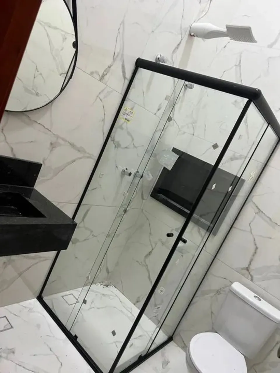 Imagem Casa em Condomínio à venda em Araçoiaba da Serra-SP, bairro Lago Azul: 3 quartos, 1 suíte, 1 sala, 3 banheiros, 2 vagas de garagem, 108m².