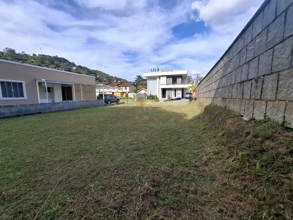 Imagem Terreno em Condomínio para Venda em Teresópolis / RJ no bairro Parque do Imbui