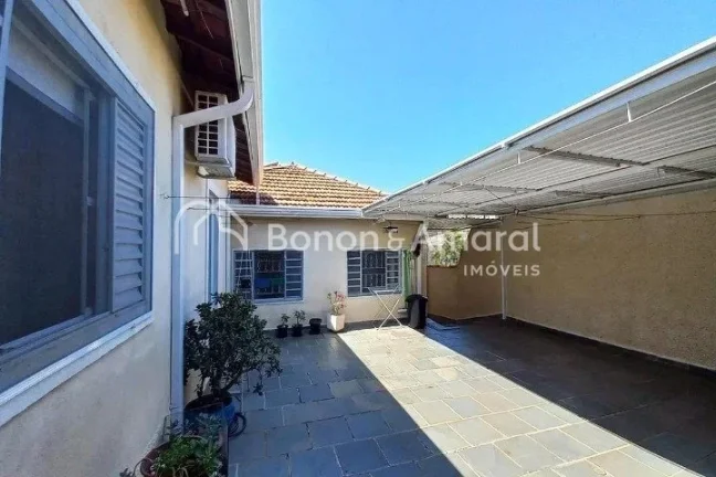 Imagem Casa isolada com 3 dorms , 1 suíte, sala e cozinha planejada. Ambientes com ar-condicionado e área...