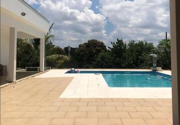 Imagem Casa Térrea de 3 Dormitórios e Piscina - 430m² por R$ 8.500 no Vale do Lago