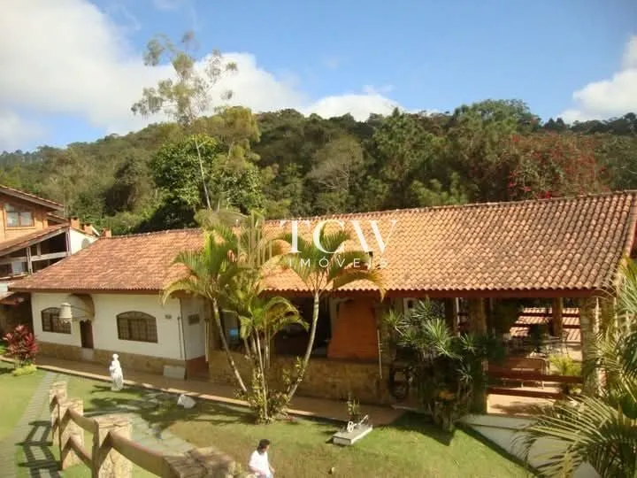 Imagem Casa de Condomínio à Venda em Santana de Parnaíba/SP | 483 m² | 4 Quartos | Piscina | São Paulo/SP