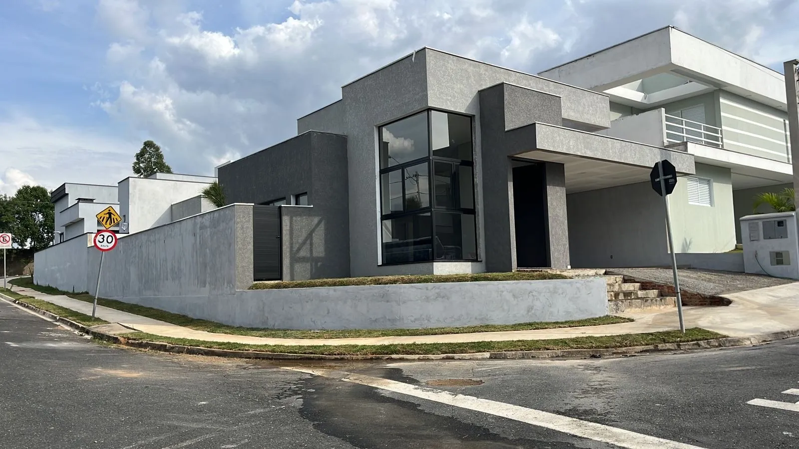 Foto do imóvel "Residência Encantadora no Condomínio Le France" em APARECIDINHA, SOROCABA - SP