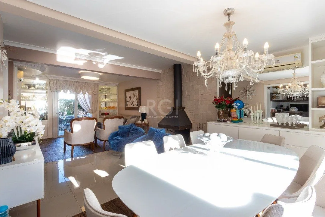Imagem Casa Condominio para Venda - 240m², 4 dormitórios, sendo 1 suites, 2 vagas - Ipanema