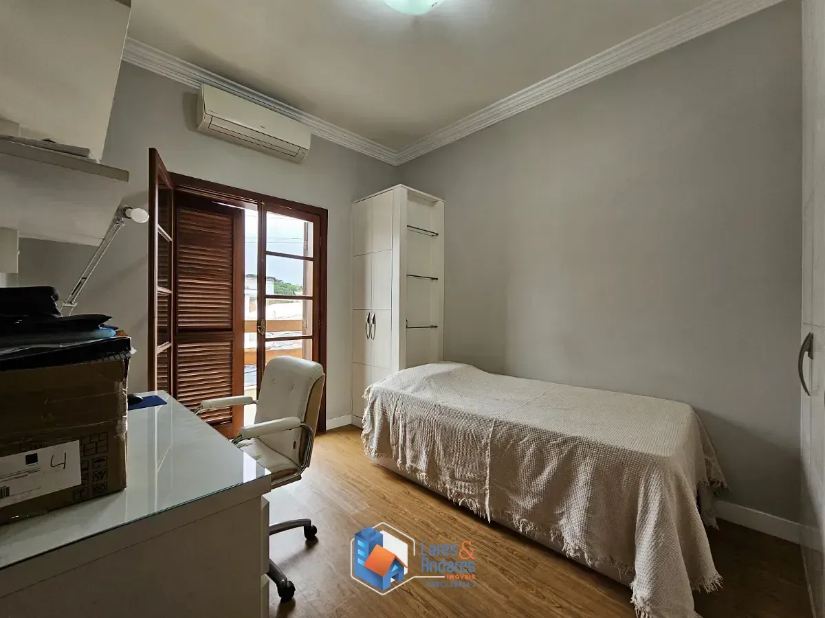 Imagem Sobrado para venda em Jardim Carlu com 4 quartos, sendo 2 suítes, 453m²