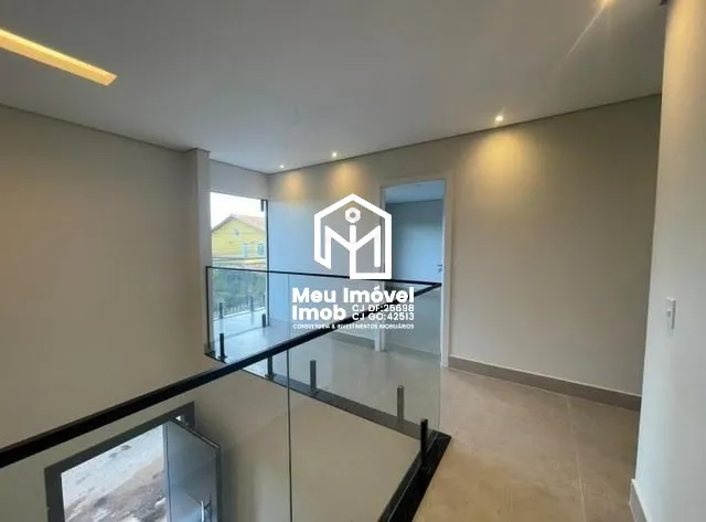 Imagem SHA Quadra 4 Arniqueiras Casa 3 Suítes 2 Vagas Útil 270 m² Terreno 235 m²