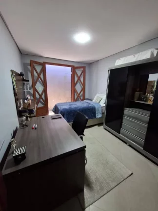 Imagem Vendo esta espetacular casa em Nova Friburgo. Próximo ao centro.
