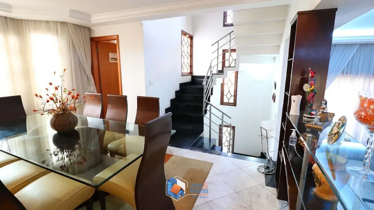 Imagem Casa no condomínio Condomínio Residencial Chácara Francesa para venda com 5 quartos, sendo 4 suítes, 444m²