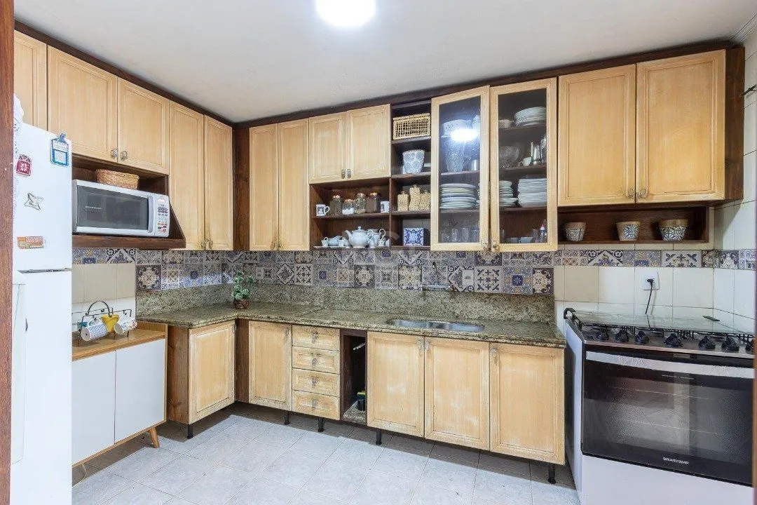 Imagem Casa para Venda com 3 dormitórios, sendo 1 suites e 4 vagas no bairro Ipanema