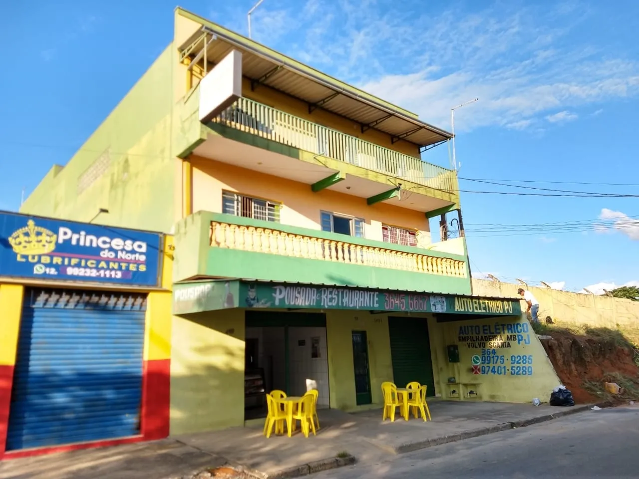 Imagem Comercial à venda e locação 21 Quartos, 18 Suites, 14 Vagas, 1100M², Jardim Santa Luzia, Pindamonhangaba - SP
