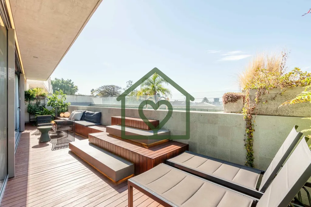 Imagem Viva com sofisticação em um dos bairros mais nobres de Porto Alegre. Este apartamento garden de 20...