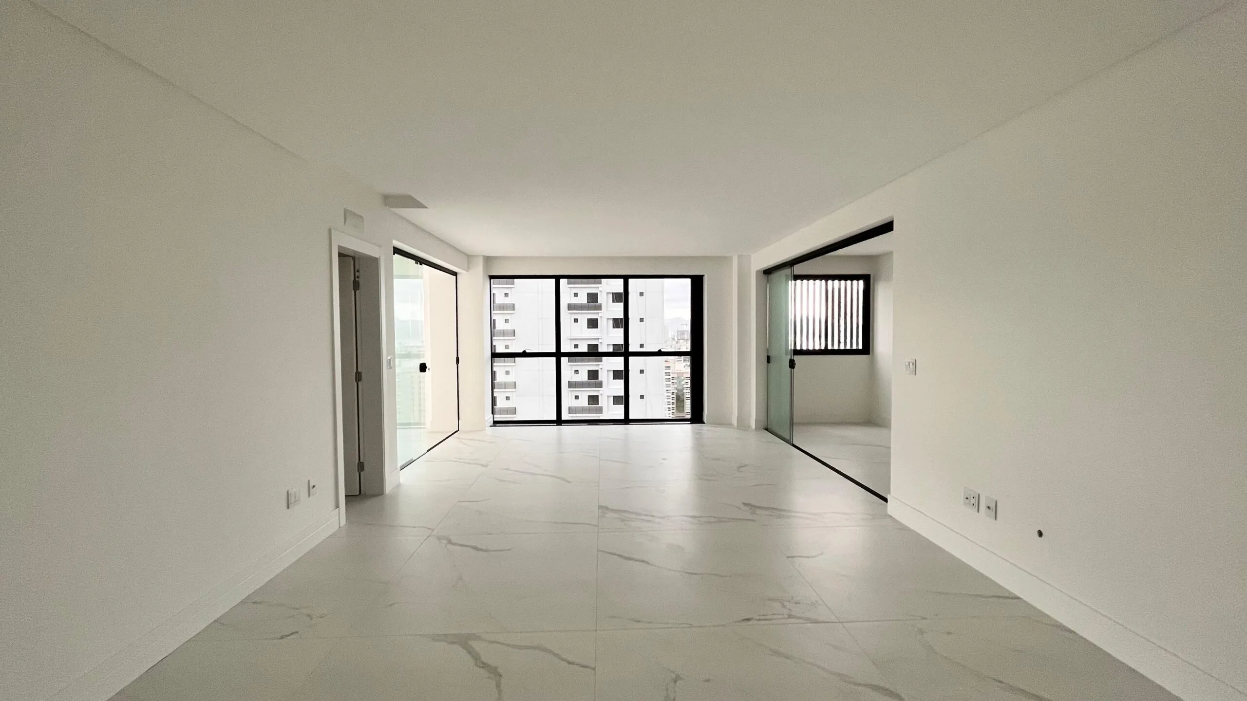 Imagem Apartamento à venda com 182m2 por R$ 3.810.000,00