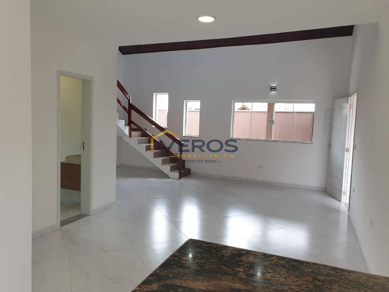 Imagem Sobrado Recém-Reformado com 5 quartos à Venda no Indaiá